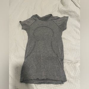 Lululemon swiftly tech grey top